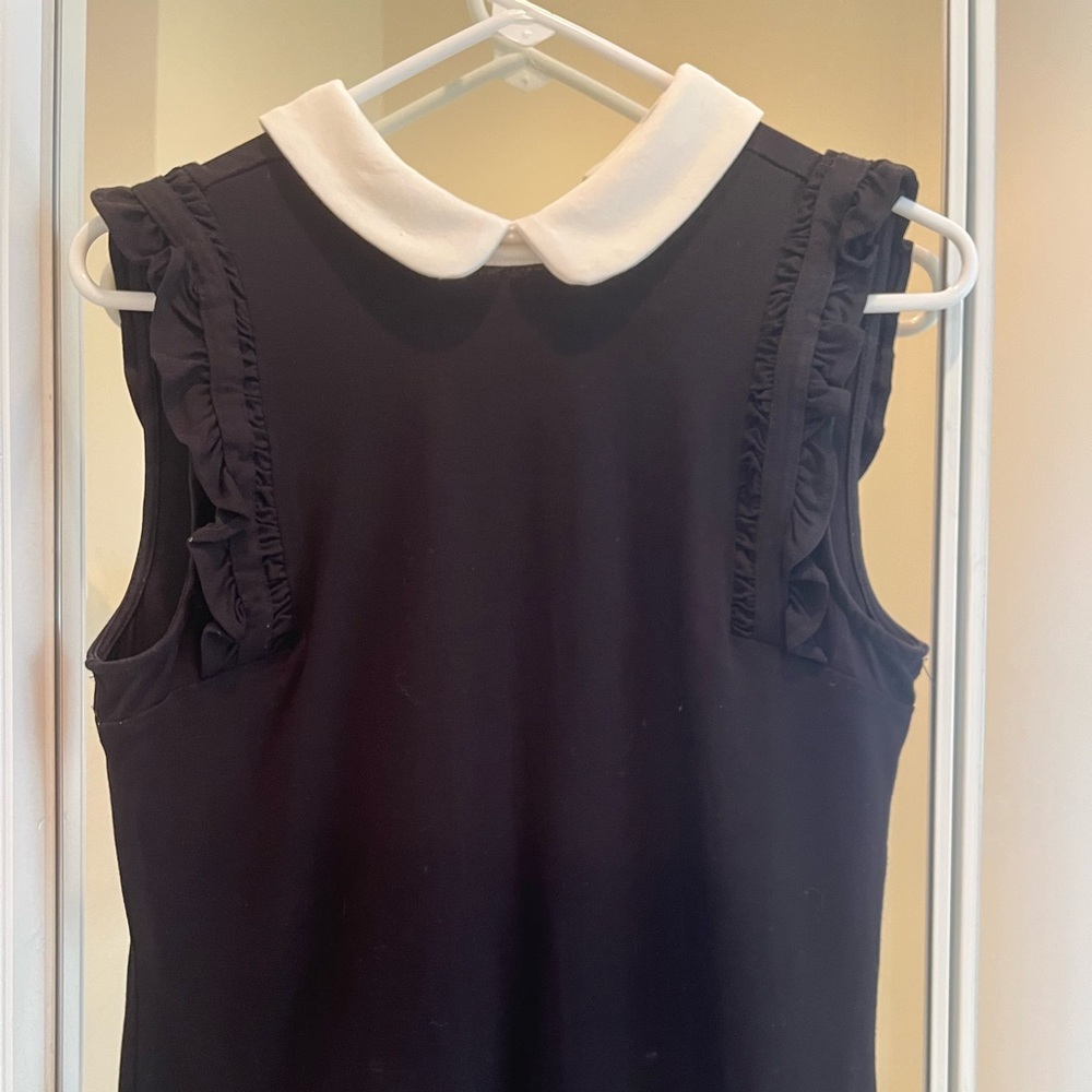 Cece Black shirt with white collar